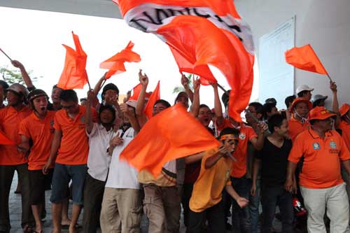 Ảnh SHB.ĐN rước cúp ăn mừng ở quê nhà - 3