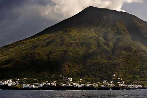 Đảo Stromboli - 'ngọn hải đăng của Địa Trung Hải' - 6