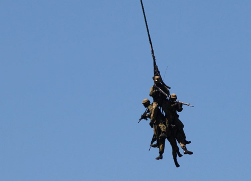 Chùm ảnh: Nhật Bản tập trận tại núi Phú Sĩ - 6