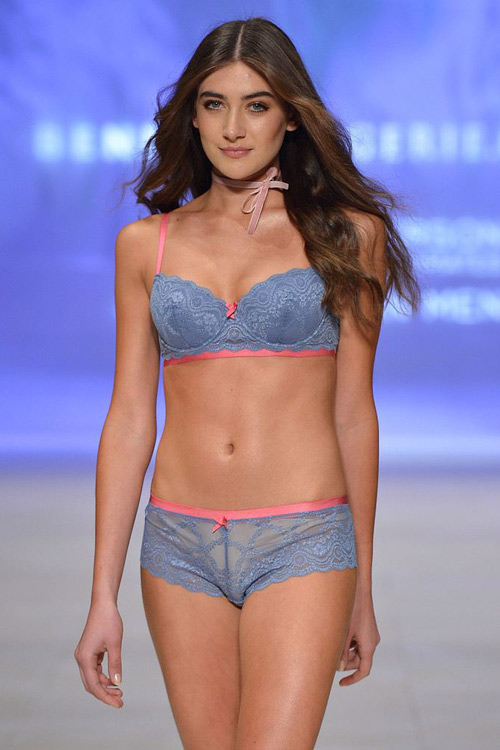 Hoa hậu hoàn vũ "thắp lửa" ở show nội y - 6