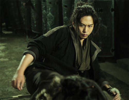 Lưu Diệc Phi thoát bóng Tiểu Long Nữ - 7