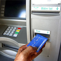 Pháp luật - Vào tù vì phá máy ATM, cướp tiền tỉ