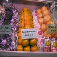 Thị trường - Tiêu dùng - Thực phẩm ngoại giá siêu đắt hút khách