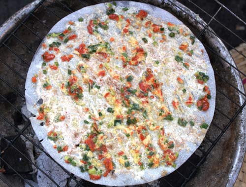 Món ăn vặt hấp dẫn quanh hồ con Rùa - 6