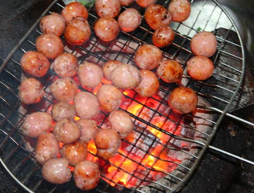 Món ăn vặt hấp dẫn quanh hồ con Rùa - 7