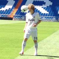 Modric tới Real: Cơn "đau đầu" của MOU