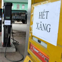 Tin tức trong ngày - Cây xăng găm hàng: Bổn cũ soạn lại?