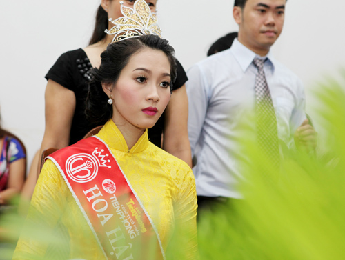 Thu Thảo ân cần bên bệnh nhân ung thư - 3