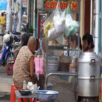 Thị trường - Tiêu dùng - Bán cơm, hủ tiếu...phải có thẻ kinh doanh