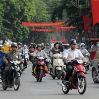 Tin tức trong ngày - Sống ở thành phố 5 năm mới được đăng ký xe