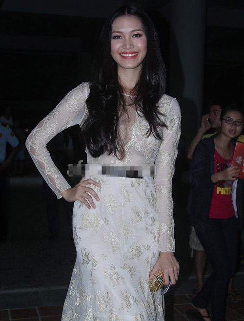 Hoa hậu Thùy Dung khéo "úp mở" cơ thể - 3