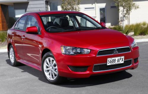 Mitsubishi Lancer công bố giá - 4