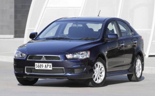Mitsubishi Lancer công bố giá - 5