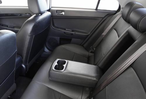 Mitsubishi Lancer công bố giá - 9