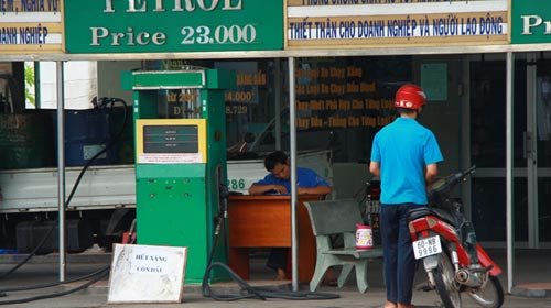Hàng loạt cây xăng nghỉ bán - 3