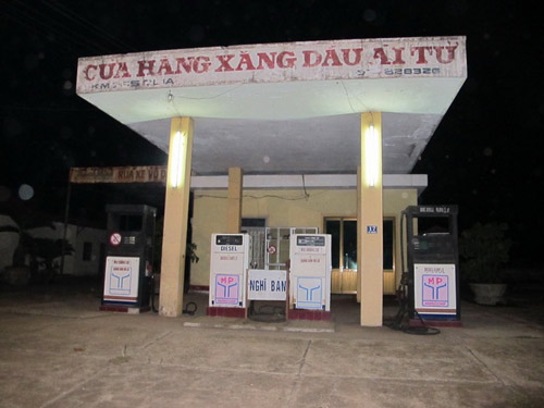 Hàng loạt cây xăng nghỉ bán - 4