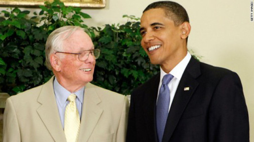 Mỹ treo cờ rủ tưởng niệm Neil Armstrong - 1