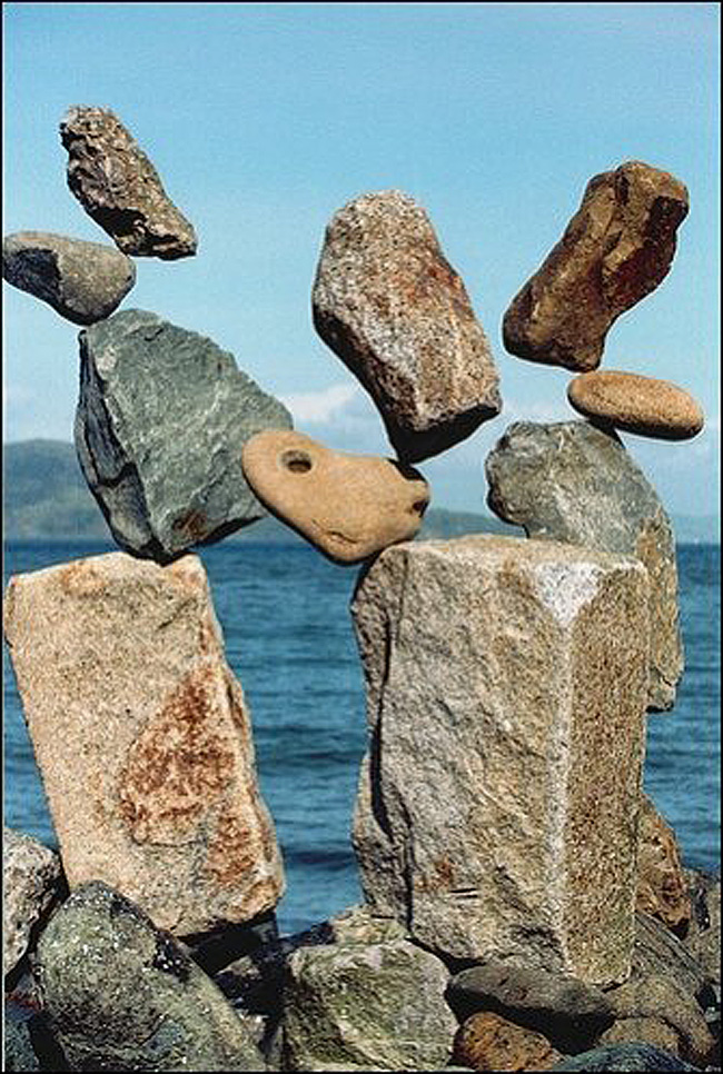 Loại hình nghệ thuật được gọi là cân bằng đá.