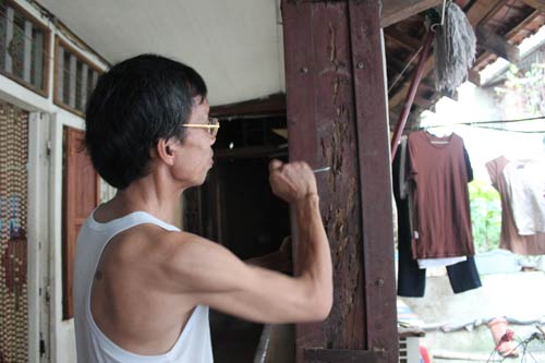 Hà Nội: Nhiều khu nhà gỗ... chờ cháy - 4