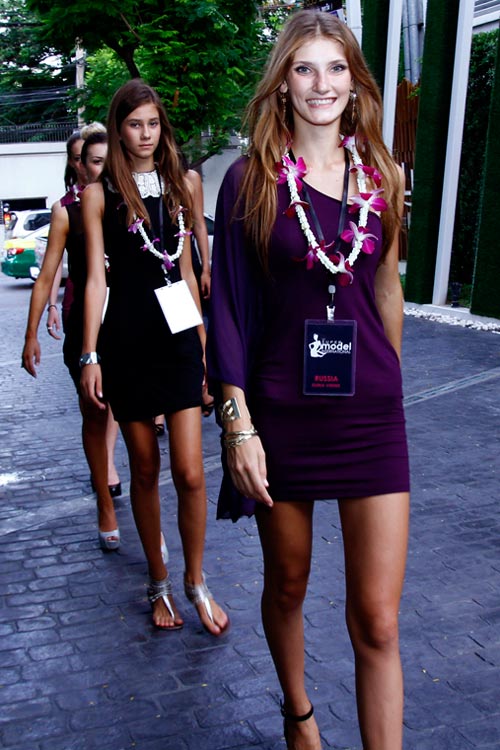 Ngọc Oanh nổi bật so với thí sinh ngoại - 10