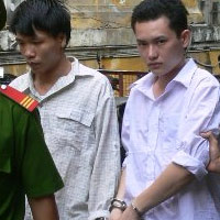 Pháp luật - Các "hiệp sĩ" lãnh án vì 100 triệu đồng