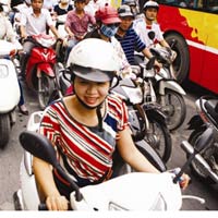 Tin tức trong ngày - Hạn chế xe cá nhân không nên nhằm vào xe máy