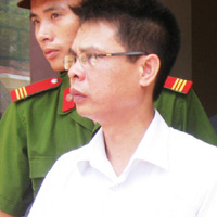 Pháp luật - Thẩm phán nhận tiền hối lộ lãnh án