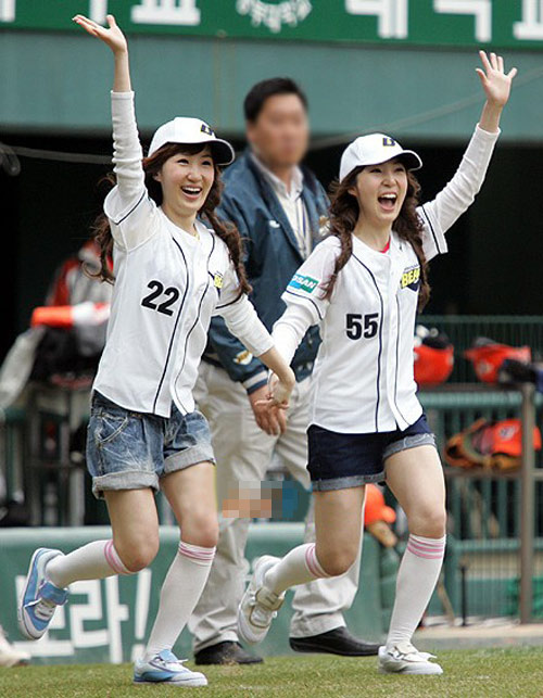 Học "gu" 3 cặp song sinh nổi nhất châu Á - 19