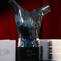 Bóng đá - Cầu thủ số 1 Châu Âu: Gọi tên Iniesta