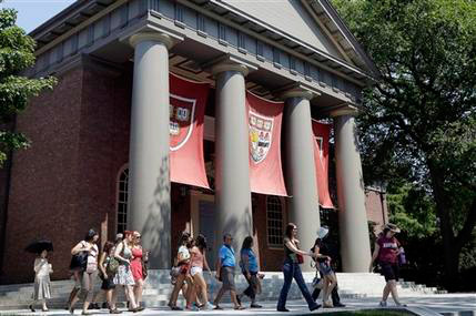 Nhiều SV Harvard bị nghi ngờ gian lận thi cử - 1