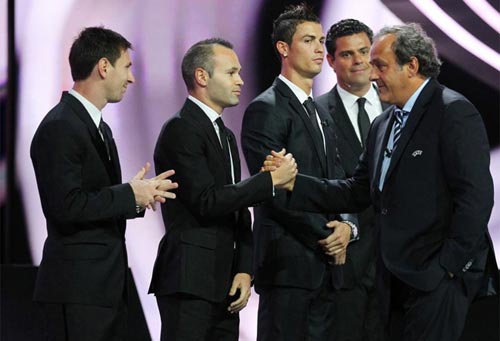 Chùm ảnh Iniesta - "Cầu thủ số 1 châu Âu" - 4