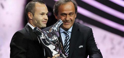 Chùm ảnh Iniesta - "Cầu thủ số 1 châu Âu" - 5