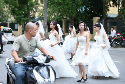 Thiếu nữ Hà Nội rạng rỡ làm cô dâu - 6