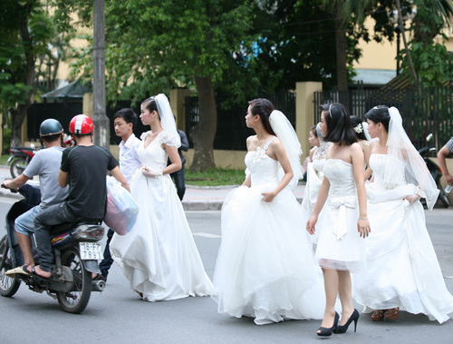 Thiếu nữ Hà Nội rạng rỡ làm cô dâu - 5