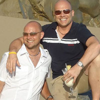 Phi thường - kỳ quặc - Khởi kiện vì bị cấm mang sex toy