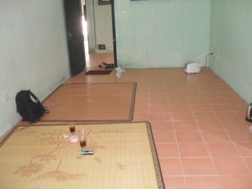 Dân nhà C8 bị cháy đang sống ra sao? - 4