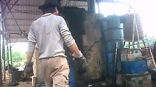 Biến nước lã thành xăng dầu: Quản lý kém - 1