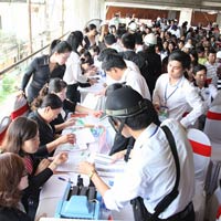 Kinh doanh - Cho vay bất động sản: Kích cầu và chờ đợi