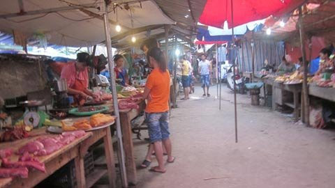 Chợ công nhân đìu hiu mùa bão giá - 10