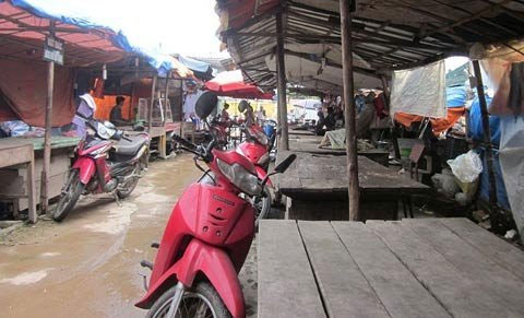 Chợ công nhân đìu hiu mùa bão giá - 3