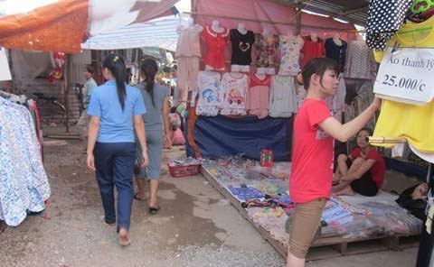 Chợ công nhân đìu hiu mùa bão giá - 5