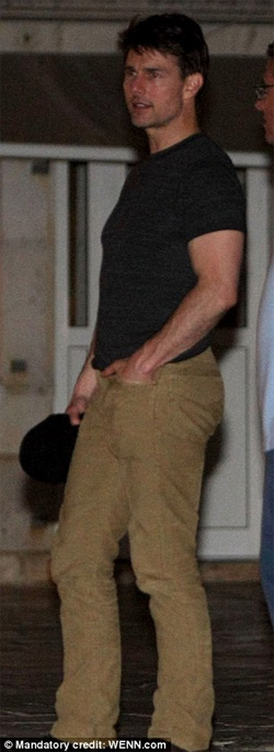 Tom Cruise vui tiệc tùng tới bến - 1