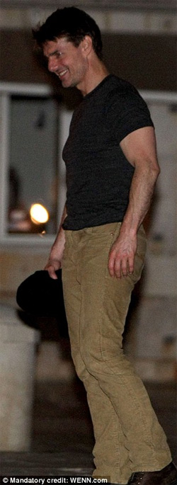 Tom Cruise vui tiệc tùng tới bến - 2