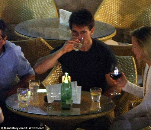 Tom Cruise vui tiệc tùng tới bến - 5