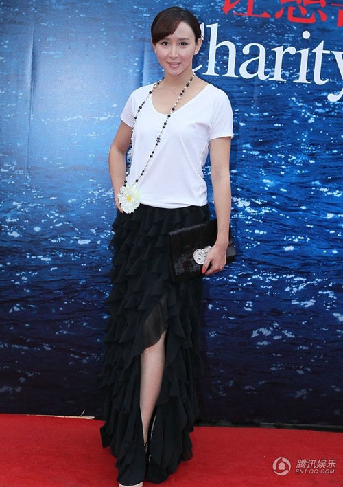 Người mẫu bán rẻ thân thể trước ống kính - 10