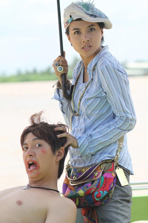 Ngô Kiến Huy bị lột trần khi quay phim - 2