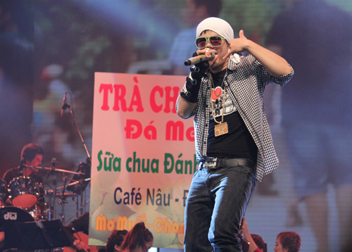 Văn Mai Hương hóa búp bê kiêu kỳ - 16