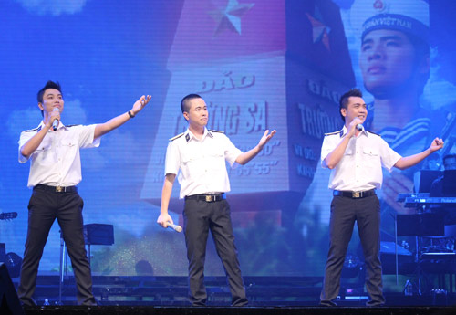 Văn Mai Hương hóa búp bê kiêu kỳ - 19