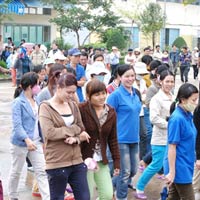 Tin Đà Nẵng - Khi sinh viên làm… công nhân