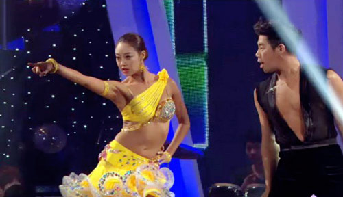 Choi Yeo Jin lại gây nóng mắt vì mặc hở - 5